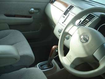 2004 Nissan Tiida Latio Pictures