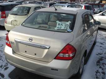 2004 Nissan Tiida Latio Photos