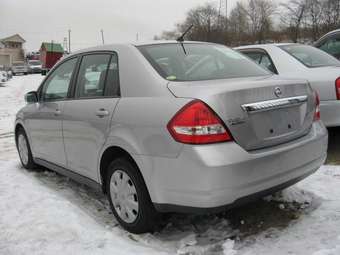 2004 Nissan Tiida Latio Wallpapers