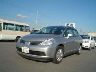 2004 Nissan Tiida Latio Photos