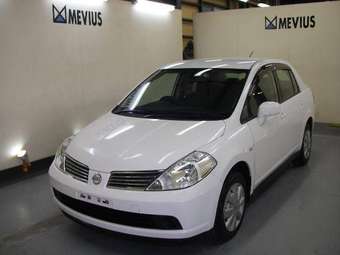 2004 Nissan Tiida Latio Wallpapers