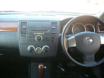 2004 Nissan Tiida Latio Pics