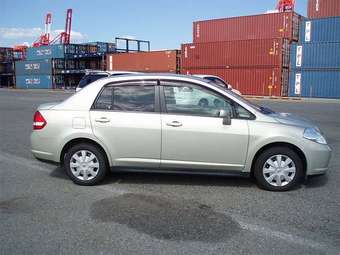 2004 Nissan Tiida Latio Images