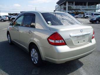 2004 Nissan Tiida Latio Images