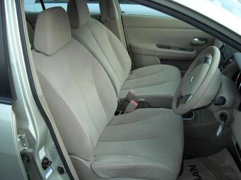 2004 Nissan Tiida Latio Pictures
