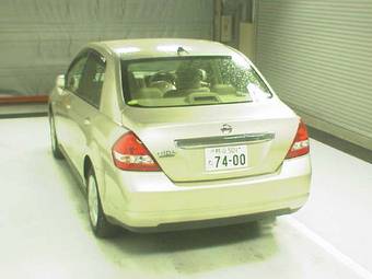 2004 Nissan Tiida Latio Pictures