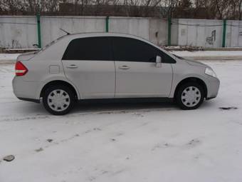 2004 Nissan Tiida Latio Pictures