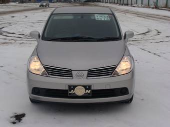 2004 Nissan Tiida Latio Photos