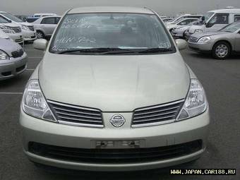 2004 Nissan Tiida Latio Images
