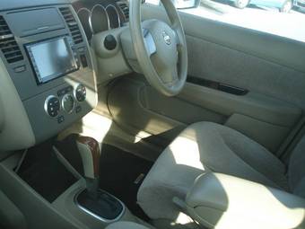 2004 Nissan Tiida Latio Pictures