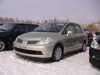2004 Nissan Tiida Latio Photos