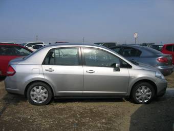 2004 Nissan Tiida Latio Photos