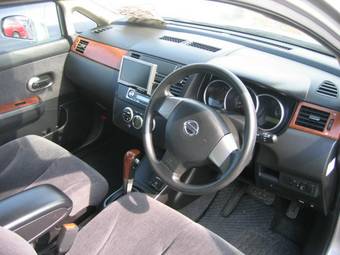 2004 Nissan Tiida Latio Pictures