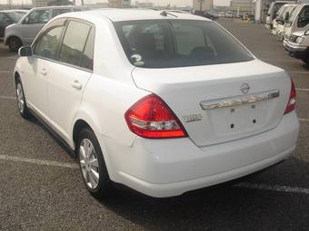 2004 Nissan Tiida Latio Photos