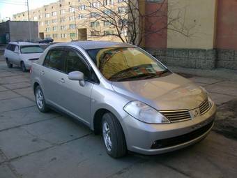 2004 Nissan Tiida Latio Pictures