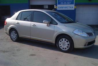2004 Nissan Tiida Latio Photos