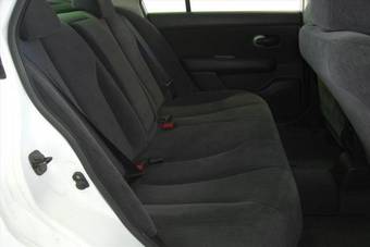 2004 Nissan Tiida Latio Photos