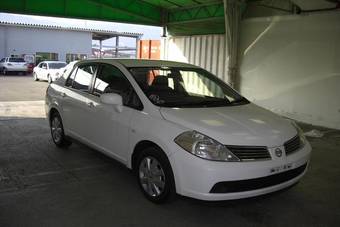 2004 Nissan Tiida Latio Pictures