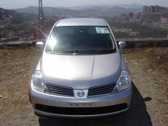 2004 Nissan Tiida Latio Photos