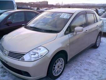 2004 Nissan Tiida Latio Pictures