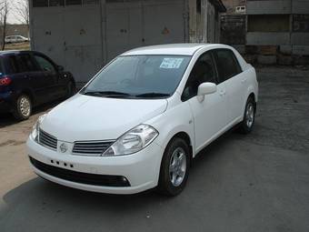 2004 Nissan Tiida Latio Pictures