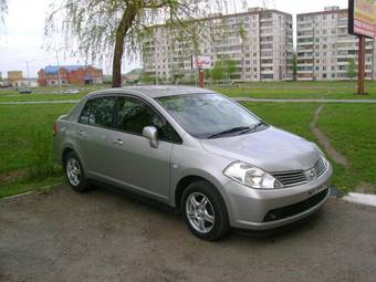 2004 Nissan Tiida Latio Photos