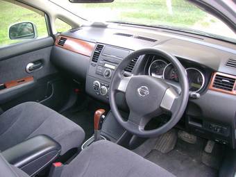 2004 Nissan Tiida Latio Pictures