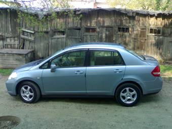 2004 Nissan Tiida Latio Pictures