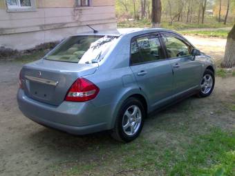 2004 Nissan Tiida Latio Photos