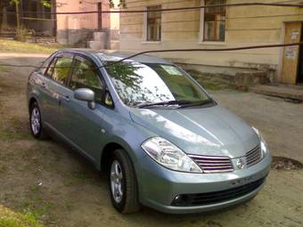 2004 Nissan Tiida Latio Pictures