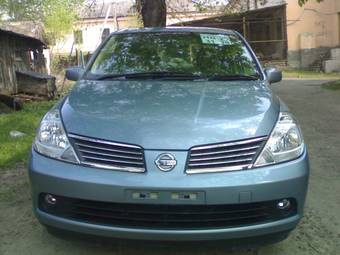 2004 Nissan Tiida Latio Photos