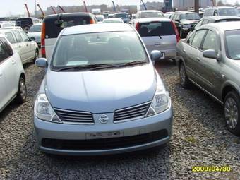 2004 Nissan Tiida Latio Images