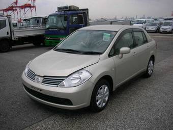 2004 Nissan Tiida Latio Images