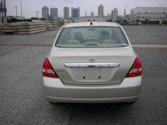 2004 Nissan Tiida Latio Pictures