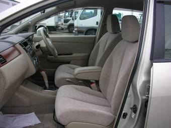 2004 Nissan Tiida Latio Photos