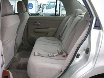 2004 Nissan Tiida Latio Pictures