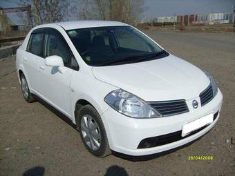2004 Nissan Tiida Latio Photos