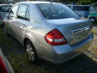 2004 Nissan Tiida Latio Pictures