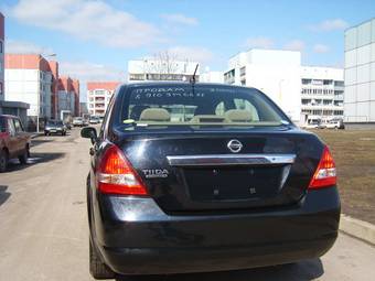 2004 Nissan Tiida Latio Pictures