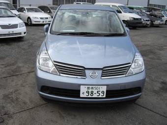 2004 Nissan Tiida Latio Photos