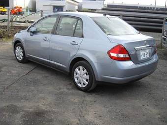 2004 Nissan Tiida Latio Wallpapers