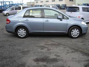 2004 Nissan Tiida Latio Pictures