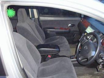 2004 Nissan Tiida Latio Pictures