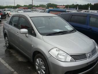 2004 Nissan Tiida Latio Photos