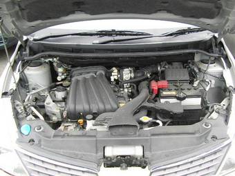 2004 Nissan Tiida Latio Pictures