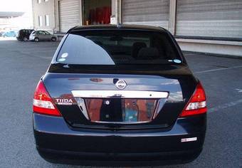 2004 Nissan Tiida Latio Photos
