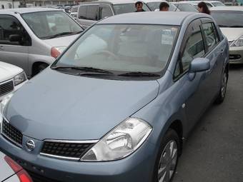 2004 Nissan Tiida Latio Pictures