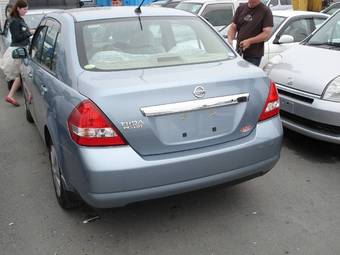 2004 Nissan Tiida Latio Pics