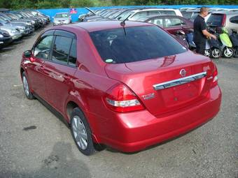 2004 Nissan Tiida Latio Pictures