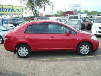 2004 Nissan Tiida Latio Wallpapers